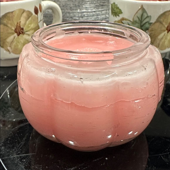 Blush Pink Scented Candle in Glass Jar - Picture 2 of 2